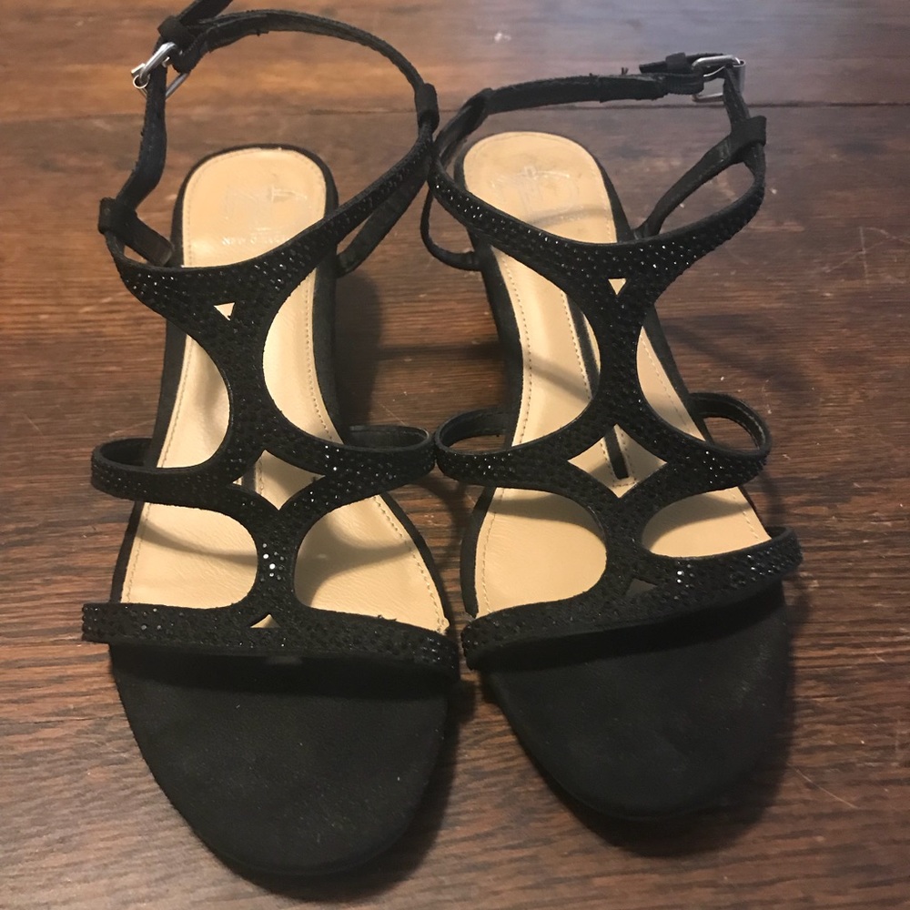 Adorable Black wedge size 7